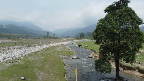 belleza natural de la frontera entre la india y bután o tierras altas
