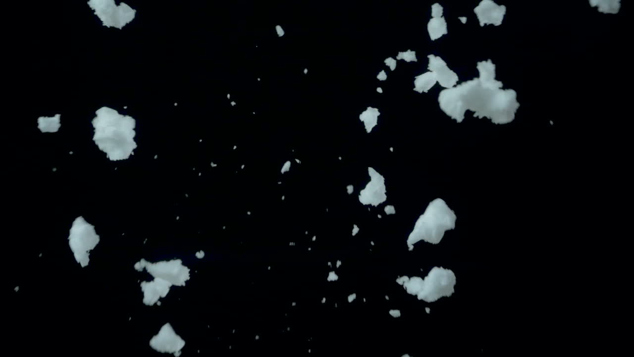 슬로우 모션, 검은색 배경, 120fps #2로 공중에서 날아다니는 눈