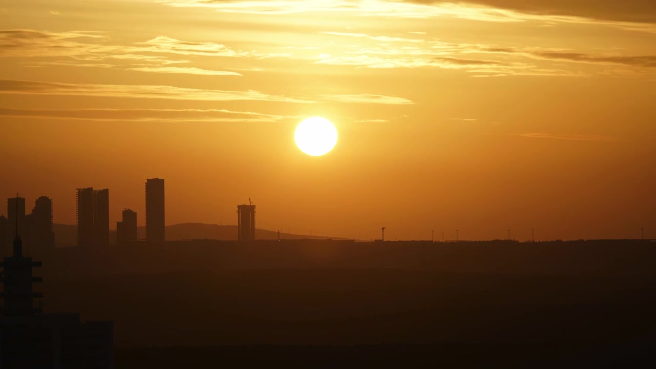 Timelapse do Pôr do Sol Sobre o Horizonte da Cidade
