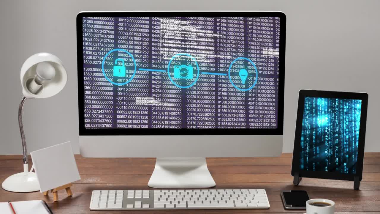 세 개의 아이콘과 데이터 프로세싱 컴퓨터의 화면과 디지털 태블릿에 deskhree 아이콘과 da