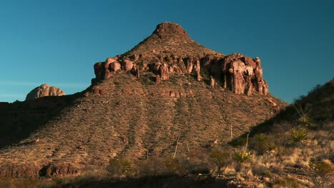 Las-Montañas-Chisos-Al-Atardecer-En-El-Parque-Nacional-Big-Bend-En-El-Suroeste-De-Texas,-Estados-Unidos