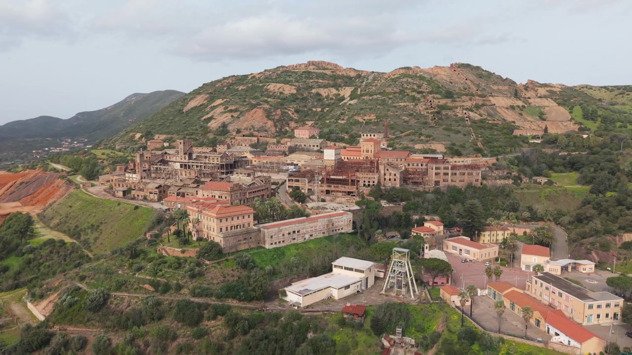 Vista Aerea Del Sito Minerario Storico Di Monteponi A Iglesias, Sardegna, Italia - Ripresa Con Drone.