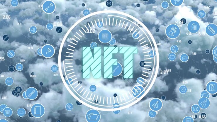 Animazione di icone tecnologiche e NFT in un cerchio di elaborazione su nuvole