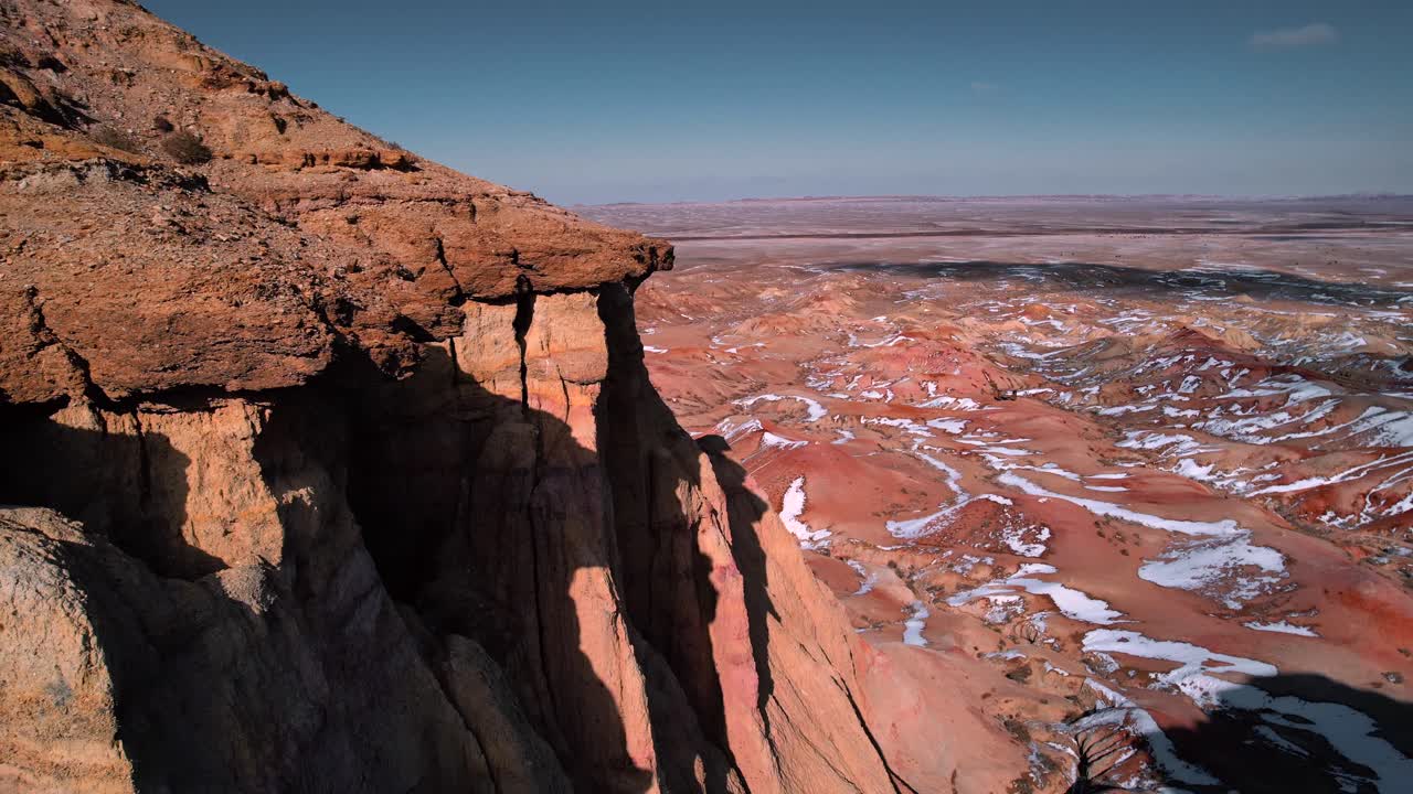 Ripresa con drone delle formazioni rocciose di Tsagaan Suvarga in Mongolia.