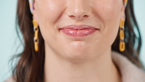 Woman,-teeth-and-healthy-smile-closeup