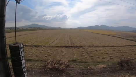 Nordkorea-Landschaft-Mit-Hügeln-Und-Farmen