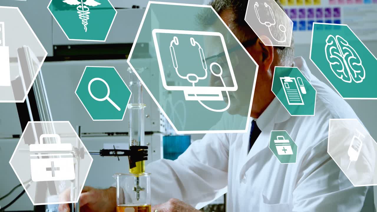 animación de múltiples iconos sobre científico caucásico mezclando e inyectando líquido en un vaso