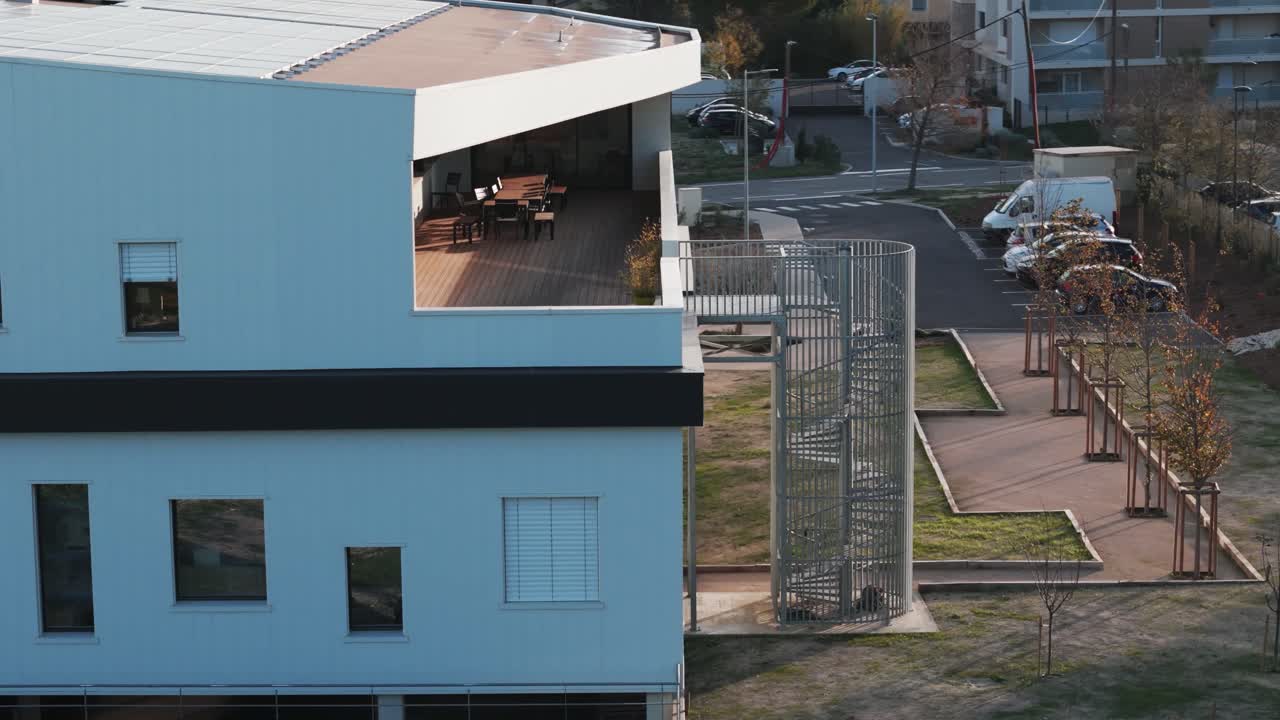 diseño arquitectónico moderno elegante, aviñón, sur de francia