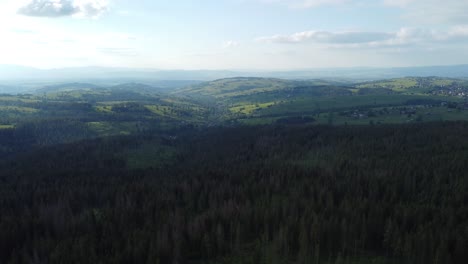 Paso-Elevado-Del-Paisaje-De-Las-Montañas-Polacas-Tatry,-Llanuras-1