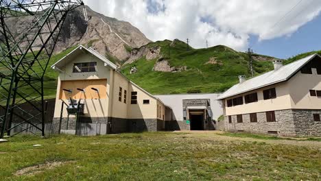 central pietro ferrerio una central eléctrica de almacenamiento por bombeo en el lago morsaco en italia