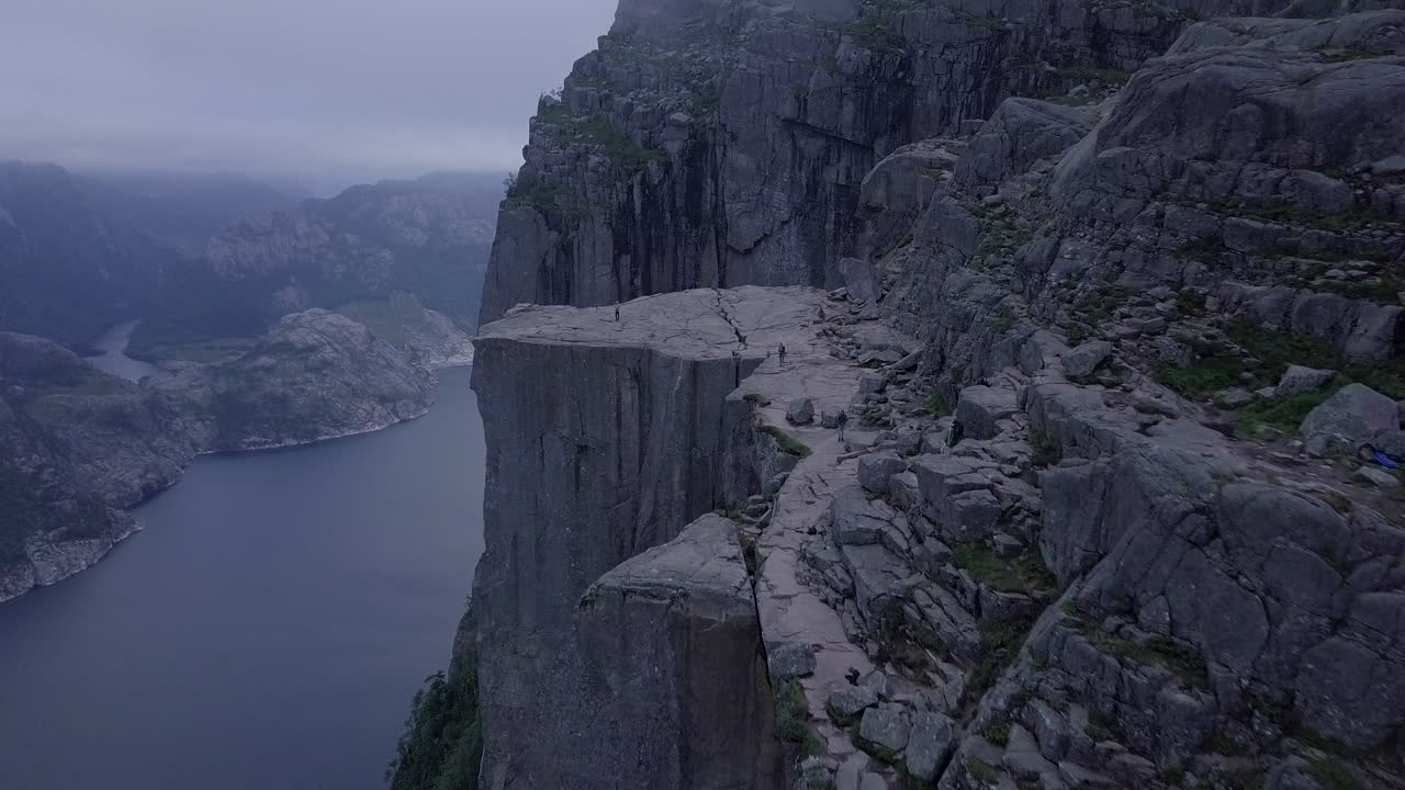 LUFTFOTO: Preikestolen fjord i Norge