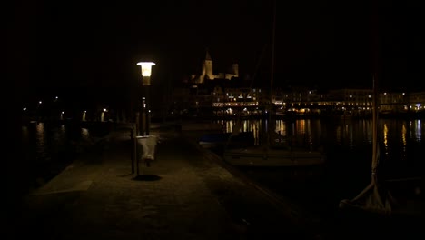 Toma-Del-Castillo-De-Rapperswil-Durante-La-Noche