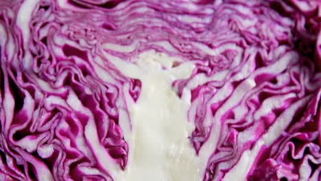 Halved-red-cabbage-4k