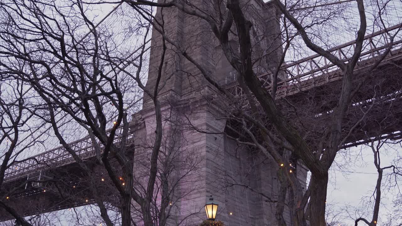 해질녘 브루클린 다리 아래 리버 카페 레스토랑