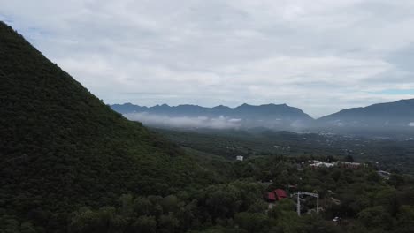 Blick-Auf-Die-Stadt-Von-Der-Spitze-Des-Berges-In-Mexiko