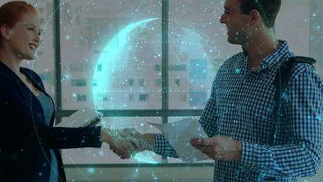 animación del globo sobre diversas personas de negocios estrechando la mano en la oficina