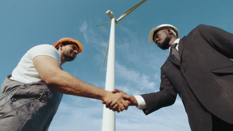 acuerdo comercial para un proyecto de energía eólica