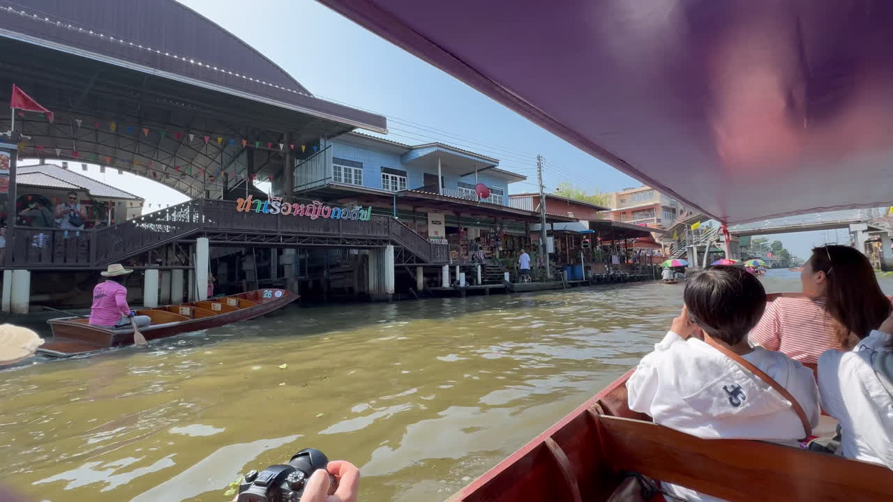 태국에 떠있는 시장