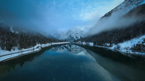 Lago-Plansee-En-Austria-Cinemagraph-Lapso-De-Tiempo-Sin-Interrupción