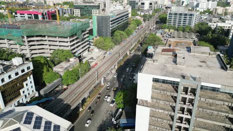 bâtiment en construction à côté de la station de métro marol vue statique du haut