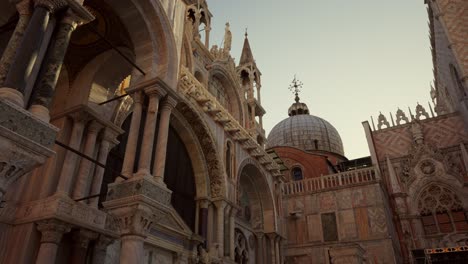 Close-up-on-the-Basilica-di-San-Marco-in-the-square-most-famous-landmark-in-the-city-of-Venice-