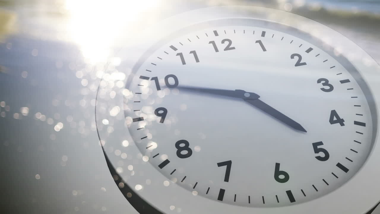 el reloj hace tic-tac sobre la animación del mar