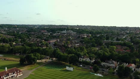 Houses-near-the-school-in-London