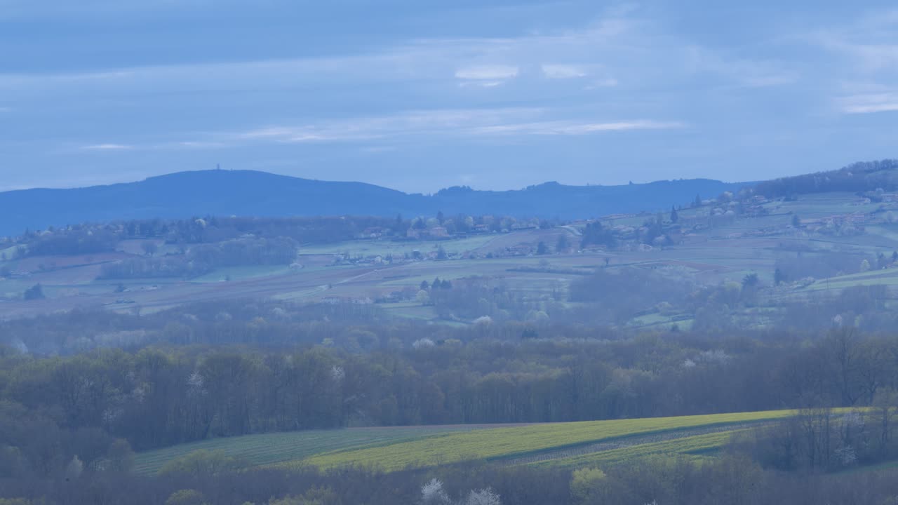 추상적인 산악 풍경 파노라마, 오른쪽 패닝