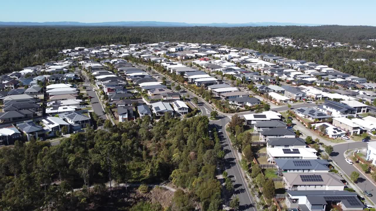 vista aérea de grandes casas privadas en un suburbio australiano