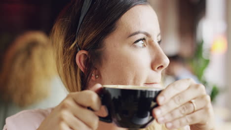 el café me hace pensar.