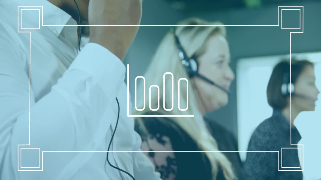 gráfico blanco en un marco sobre un grupo multiétnico de trabajadores de centros de llamadas hablando por teléfono,