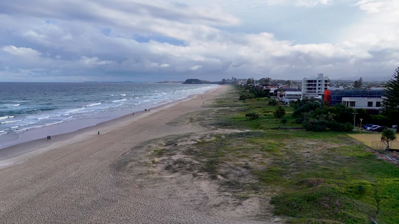 vista aérea de la playa y la costa