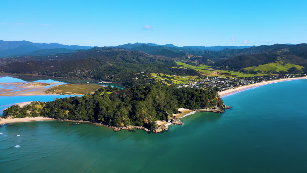 코로만델 반도 의 아름다운  ⁇  모래 해변 의 공중 전망