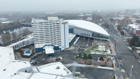 Aerial-view-of-the-Double-Tree-Hilton-Hotel-by-the-Exhibition-Hall-in-Downtown-Spokane