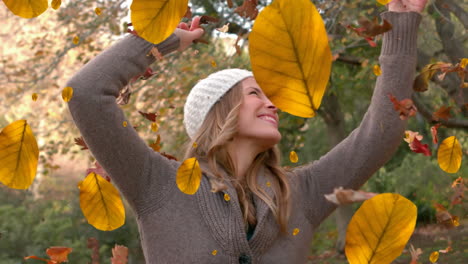 animación de hojas de otoño que caen sobre una mujer caucásica feliz en el parque