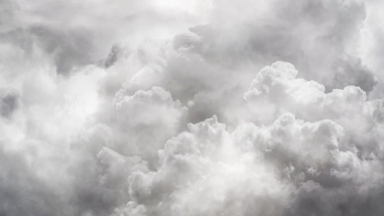tormentas eléctricas 4k, nubes con truenos.