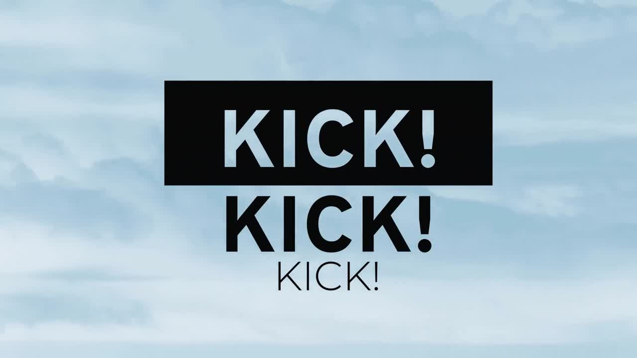 animación del texto de patada sobre nubes en movimiento