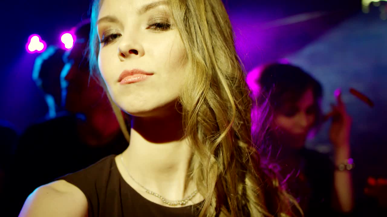 tiempo de selfie en un club nocturno