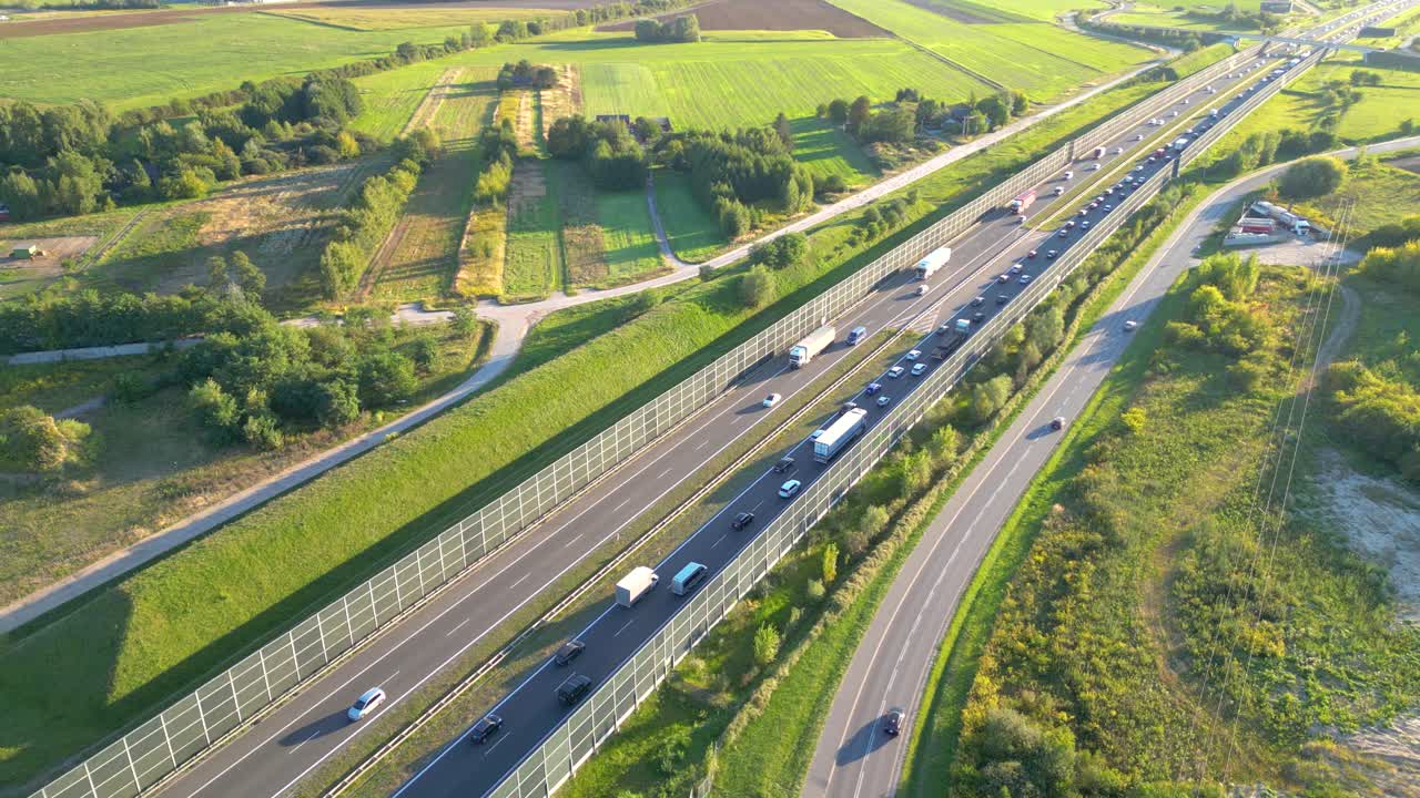 물품 창고의 공중 전망