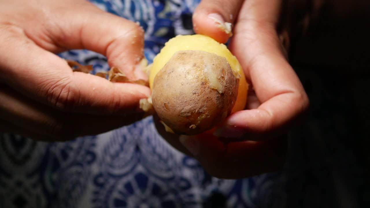 descascar las patatas