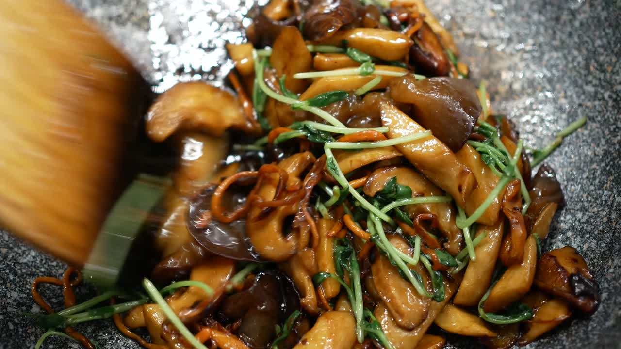 요리  ⁇ 비 에서 요리 하는 버섯 의  ⁇ 면 ,