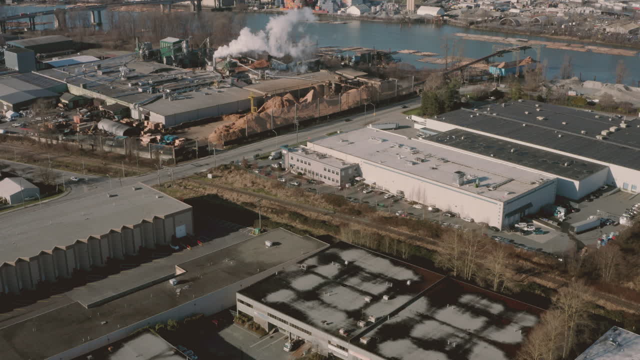 vista aérea de drones de una zona industrial en el área metropolitana de vancouver