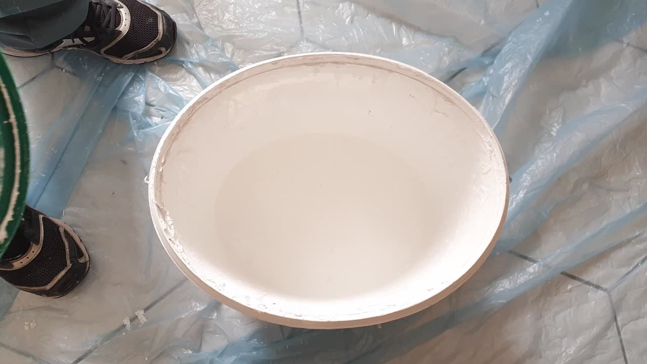 mejoras en el hogar durante el encierro: abra un cubo de pintura