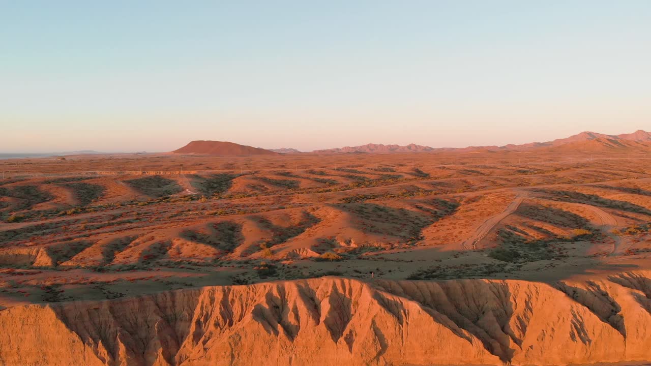 vista aérea de la zona montañosa de puerto lobos, méxico