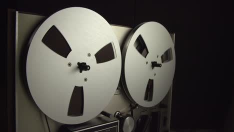 Reel-To-Reel-Tonbandgerät-1