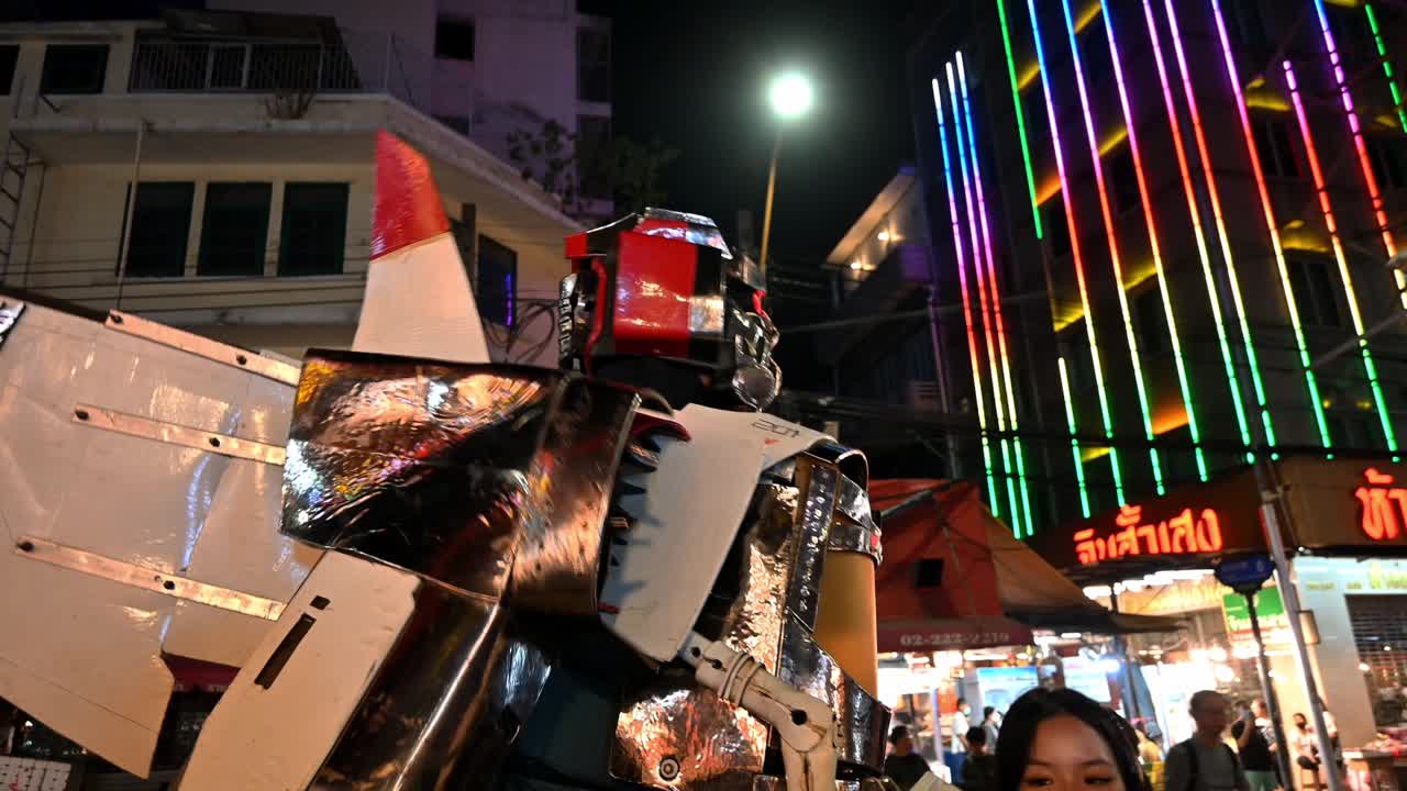 street performance in bangkok's chinatown