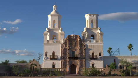 Mission-San-Xavier-del-Bac,-Arizona