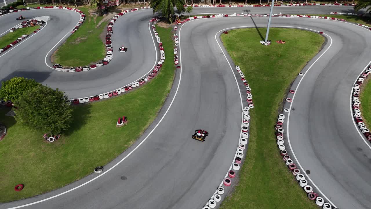 vista aérea de una pista de go-kart