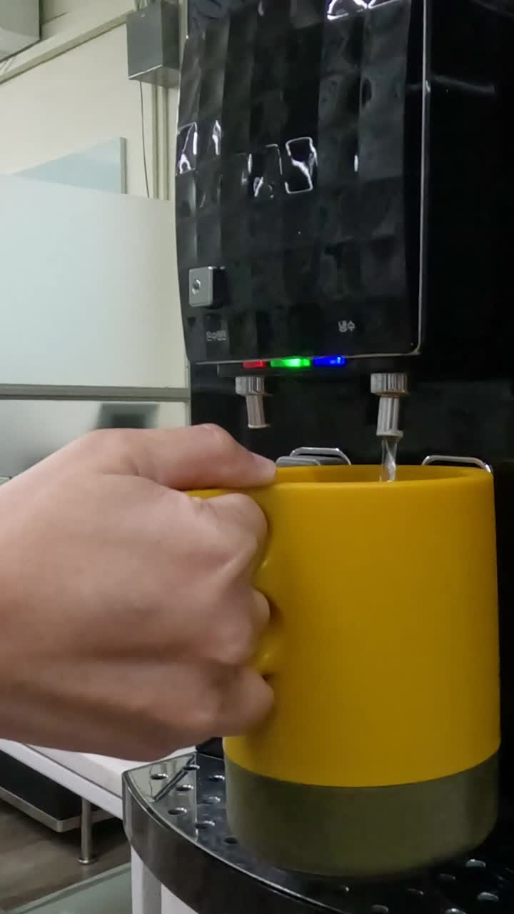 Sequence of making coffee with a machine