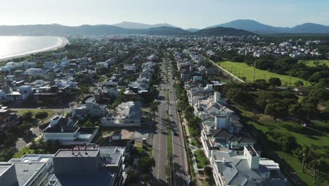 Presentando-La-Maravillosa-Ciudad-De-Jurerê-Internacional-Beach-Y-Jurerê-En-Florianópolis,-Brasil